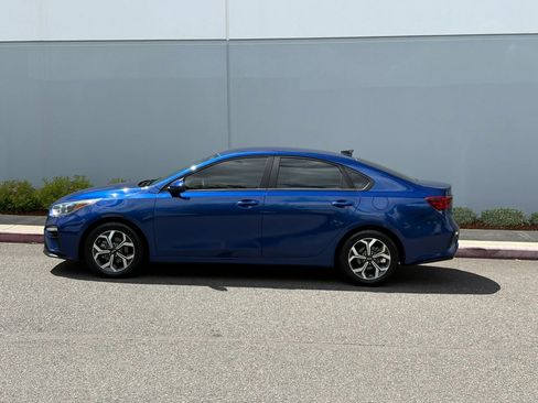 Used 2020 Kia Forte LXS FWD image 3