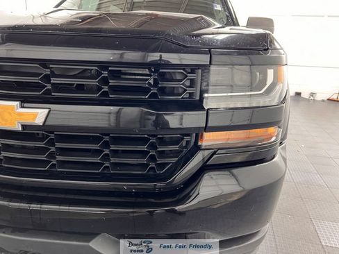 Used 2018 Chevrolet Silverado 1500 Custom w/ Custom Value Package RWD image 12