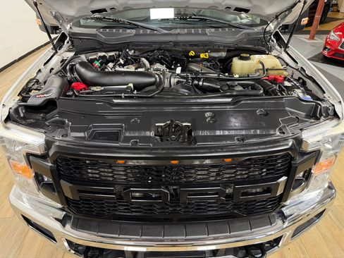 Used 2019 Ford F250 XLT AWD/4WD image 11