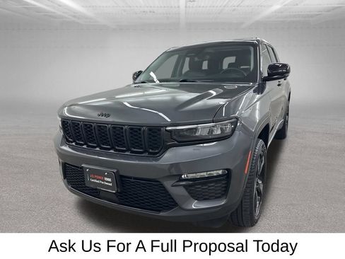 Used 2023 Jeep Grand Cherokee Limited w/ Black Appearance Package AWD/4WD image 7