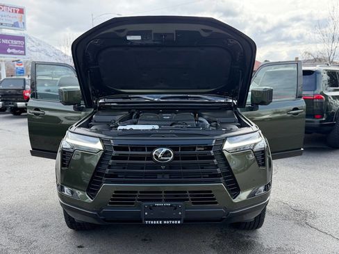 Used 2025 Lexus GX 550 w/ Accessory Package (31) image 72
