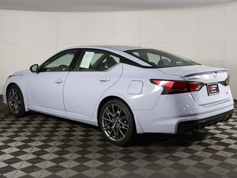 Used 2023 Nissan Altima 2.0 SR FWD image 10
