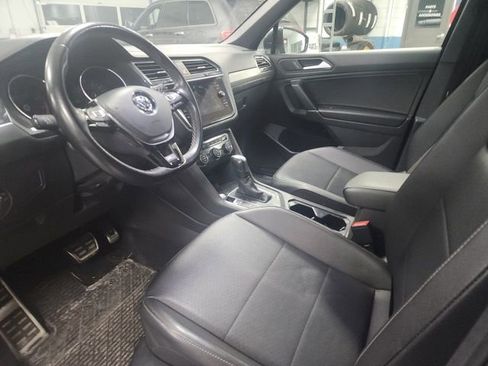 Used 2020 Volkswagen Tiguan SE R-Line image 12