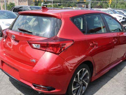Used 2018 Toyota Corolla iM FWD image 7