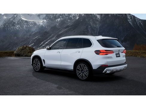 New 2026 BMW X5 sDrive40i RWD image 2
