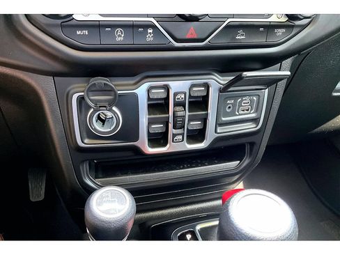 Used 2023 Jeep Wrangler Unlimited Sahara AWD/4WD image 27