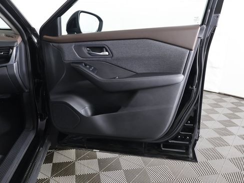 Used 2023 Nissan Rogue SV image 21