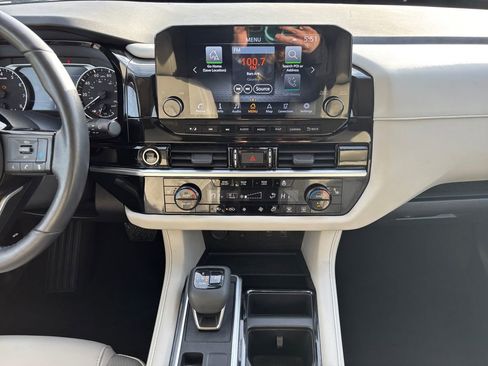 Used 2022 Nissan Pathfinder SL w/ SL Premium Package image 12