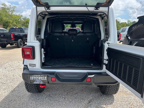 Used 2023 Jeep Wrangler Unlimited Rubicon w/ Xtreme 35 Tire Package AWD/4WD image 17