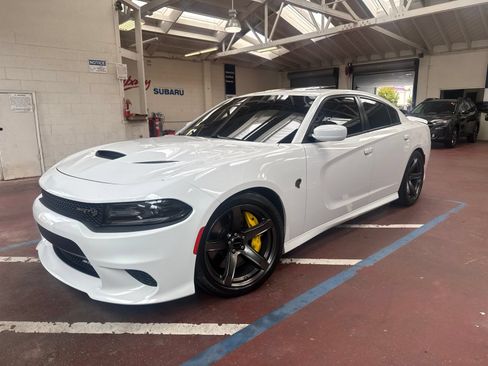 Used 2018 Dodge Charger SRT Hellcat w/ Harman/Kardon Audio Group RWD image 1