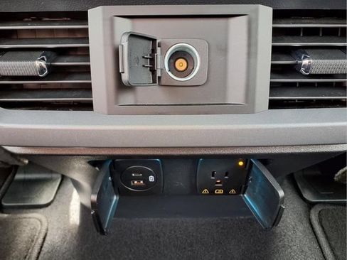 Used 2023 Ford F150 Lariat w/ Trailer Tow Package AWD/4WD image 14