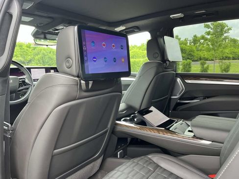 New 2026 Cadillac Escalade Platinum Sport AWD/4WD image 22