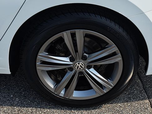 Used 2020 Volkswagen Jetta R-Line w/ R-Line Cold Weather Package FWD image 34