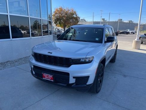 Used 2024 Jeep Grand Cherokee L Laredo AWD/4WD image 1