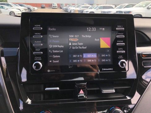 Used 2022 Toyota Camry SE image 26