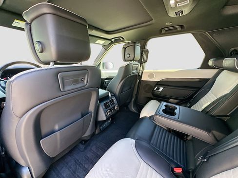 Used 2021 Land Rover Discovery HSE R-Dynamic image 27