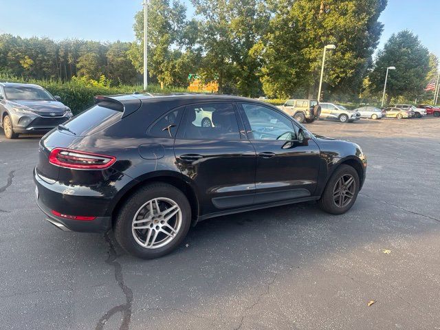 Used 2018 Porsche Macan AWD/4WD image 8