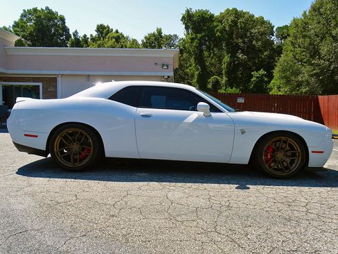 Used 2015 Dodge Challenger SRT Hellcat RWD image 14