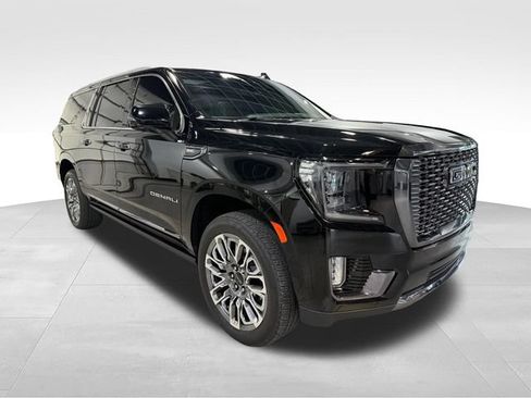 Used 2024 GMC Yukon XL Denali Ultimate AWD/4WD image 3