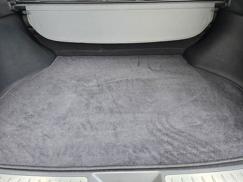 Used 2023 Toyota Venza XLE image 21