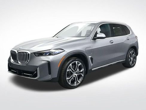 New 2026 BMW X5 xDrive50e w/ Premium Package image 9