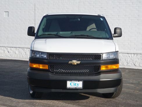 New 2026 Chevrolet Express 3500 Extended RWD image 5