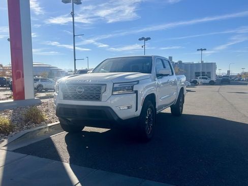 Used 2024 Nissan Frontier SL w/ Technology Package image 2