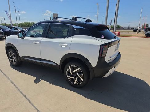 New 2026 Nissan Kicks SV w/ Cold Weather Package FWD image 4