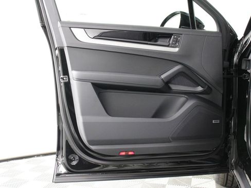 New 2026 Porsche Cayenne E-Hybrid image 21