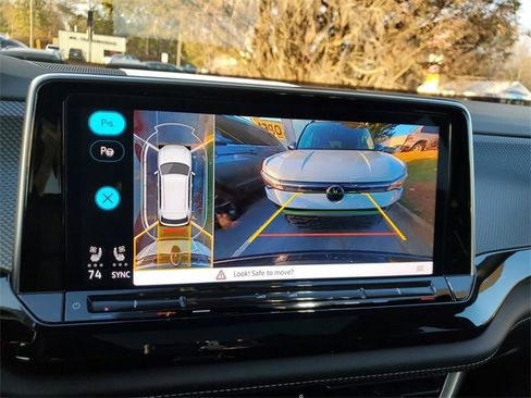 Certified 2025 Volkswagen Atlas Cross Sport SEL Premium R-Line image 24