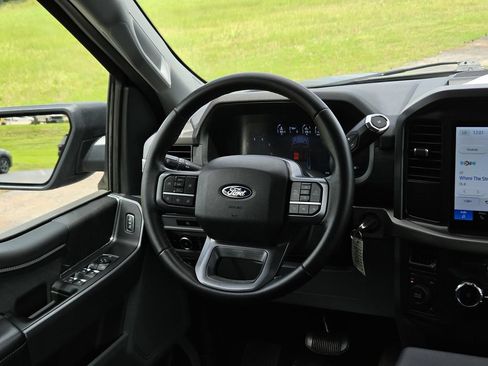 Used 2025 Ford F150 XLT AWD/4WD image 15