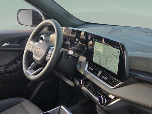 Used 2026 Chevrolet Equinox LT w/ Convenience Package II FWD image 27