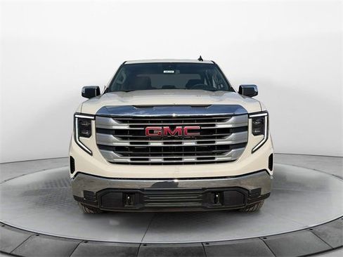 New 2026 GMC Sierra 1500 SLE image 2