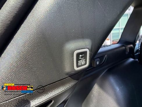 Used 2025 Jeep Grand Cherokee Altitude AWD/4WD image 30