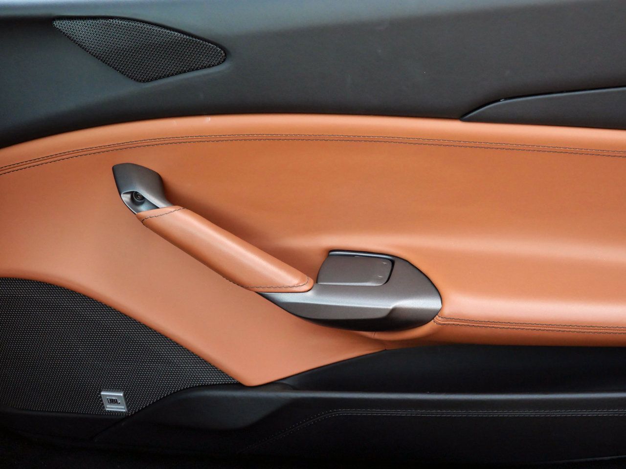 Used 2018 Ferrari 488 Spider RWD image 21