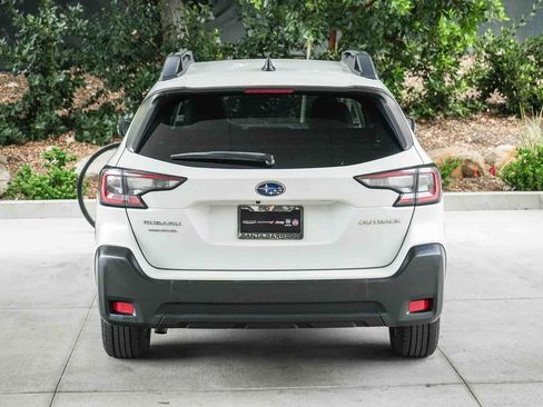 Used 2023 Subaru Outback Premium AWD/4WD image 5
