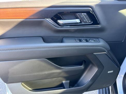 New 2026 GMC Yukon XL Denali w/ Denali Reserve Package image 11