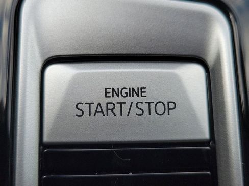 Used 2024 Volkswagen Atlas SEL Premium R-Line image 32