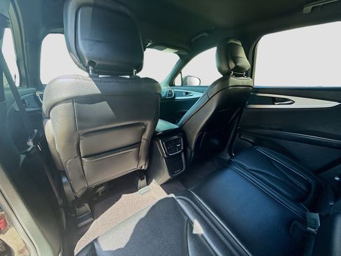 Used 2020 Lincoln Nautilus FWD image 22