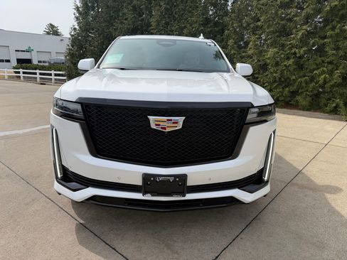 Used 2021 Cadillac Escalade Sport w/ Driver Assist Tech Package AWD/4WD image 6