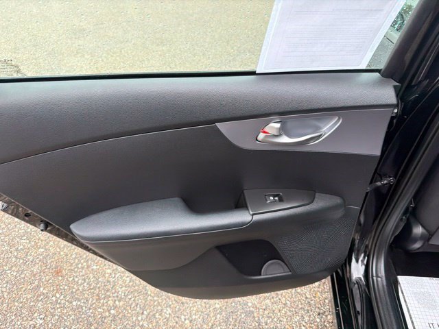 Used 2022 Kia Forte LXS FWD image 15