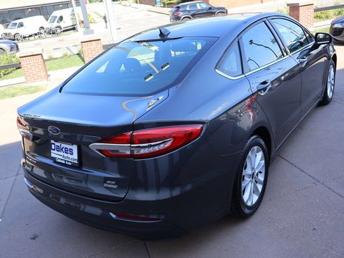Used 2020 Ford Fusion SE FWD image 6