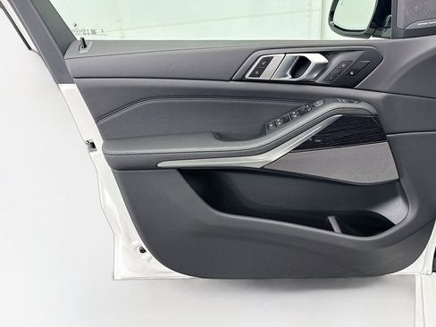 New 2026 BMW X5 xDrive40i w/ M Sport Package image 23