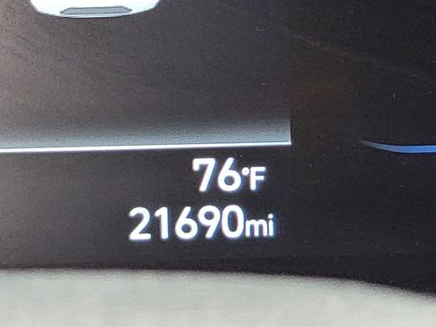 Used 2025 Hyundai Venue SEL image 7