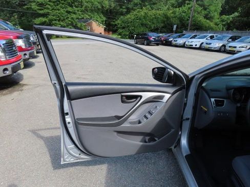 Used 2013 Hyundai Elantra GLS w/ Preferred Pkg FWD image 14