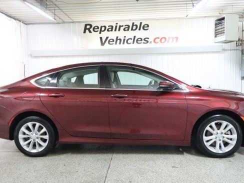 Used 2015 Chrysler 200 C w/ Premium Lighting Group FWD image 4