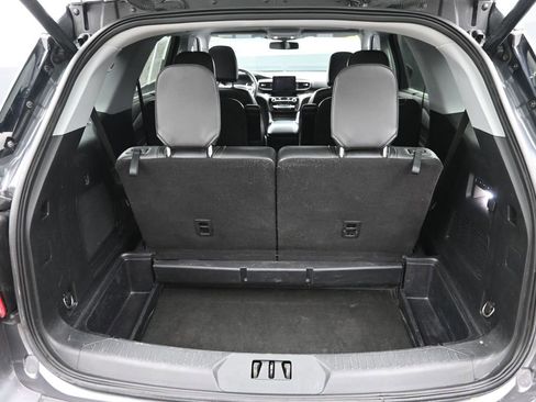 Used 2022 Ford Explorer Limited w/ Equipment Group 301A AWD/4WD image 9
