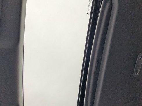 Certified 2022 Chevrolet Silverado 1500 LTZ w/ LTZ Premium Package AWD/4WD image 12