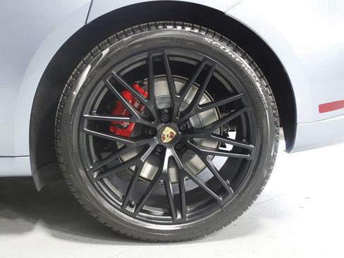 New 2026 Porsche Macan GTS image 21