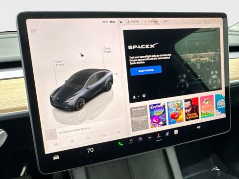 Used 2024 Tesla Model Y Long Range AWD/4WD image 63